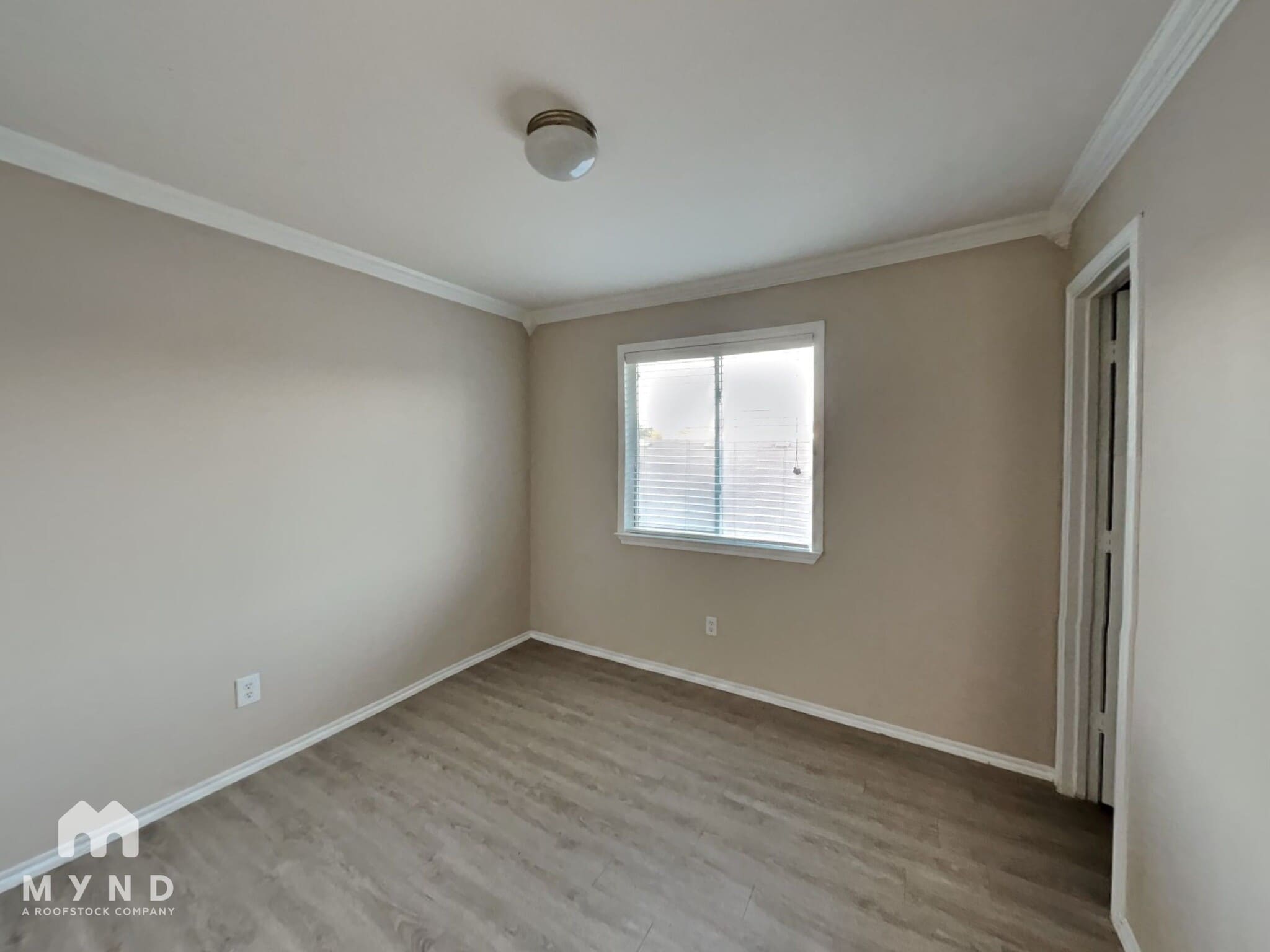 Building Photo - 5644 Brougham Way