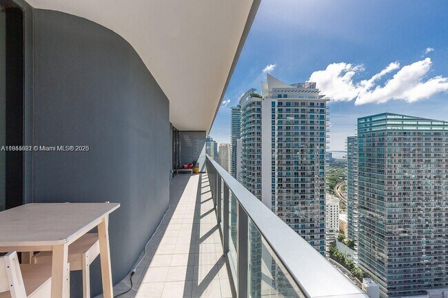 Building Photo - 1000 Brickell Plaza