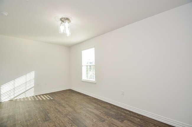 Building Photo - 6514 Fraser Pt Ct