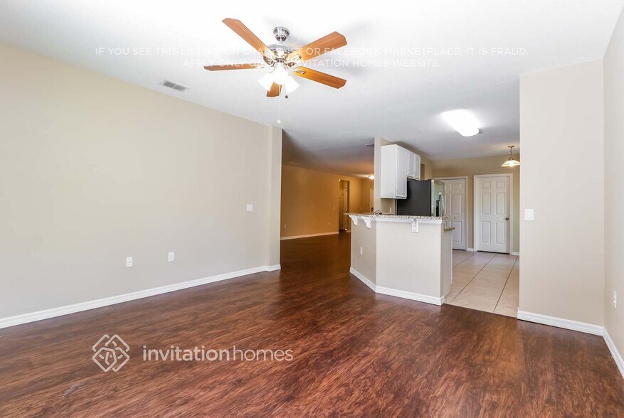 Building Photo - 2443 Longworthy Rd