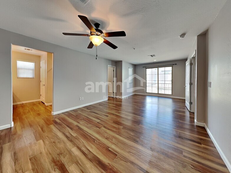 Building Photo - 20728 W Thomas Rd