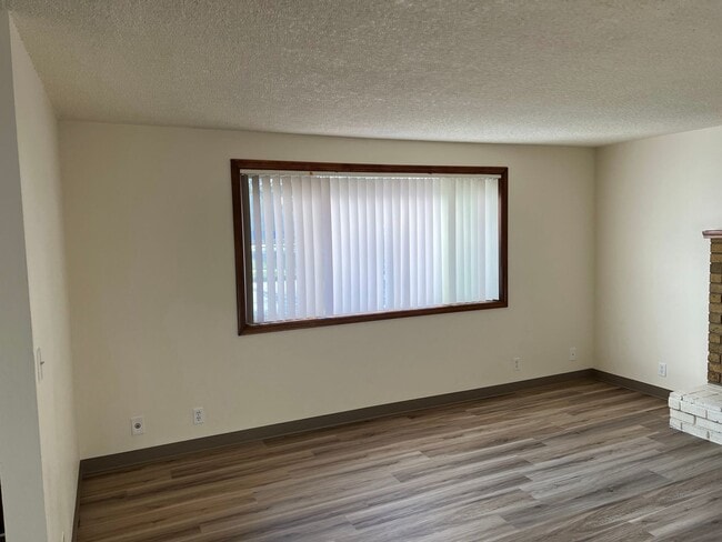 Building Photo - 2 Bedroom in Bethel-Danebo Area
