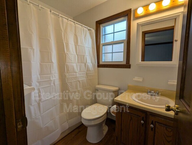 Building Photo - 302 Pigeon Pass Rd