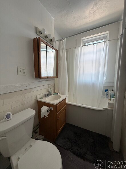 Building Photo - 2 Charlesgate W