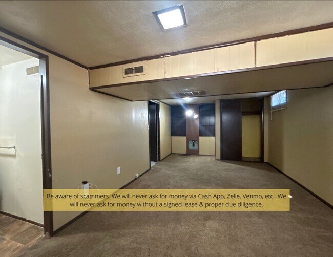 Building Photo - 1412 Broadlawns Ln