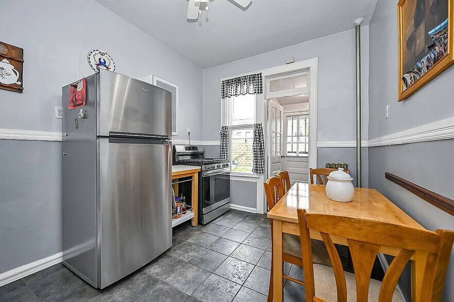 Building Photo - 2566 46th St