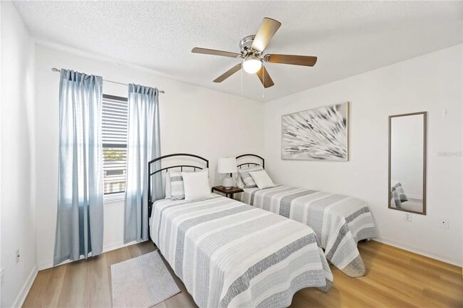 Building Photo - 3607 E Bay Dr