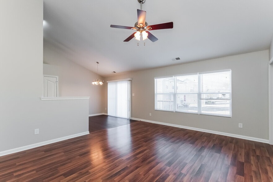 Building Photo - 3907 Hunter Hill Ln