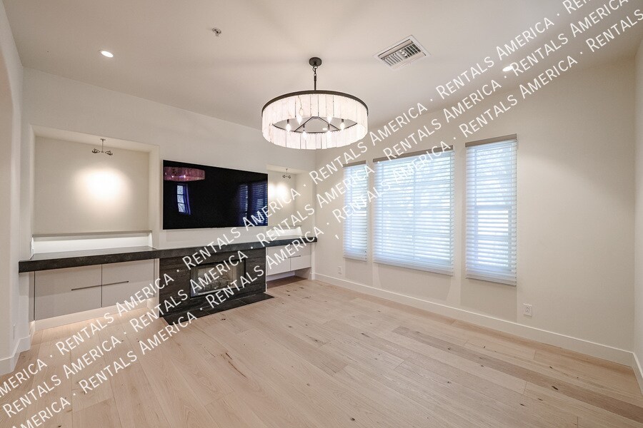 Building Photo - 20704 N 90th Pl