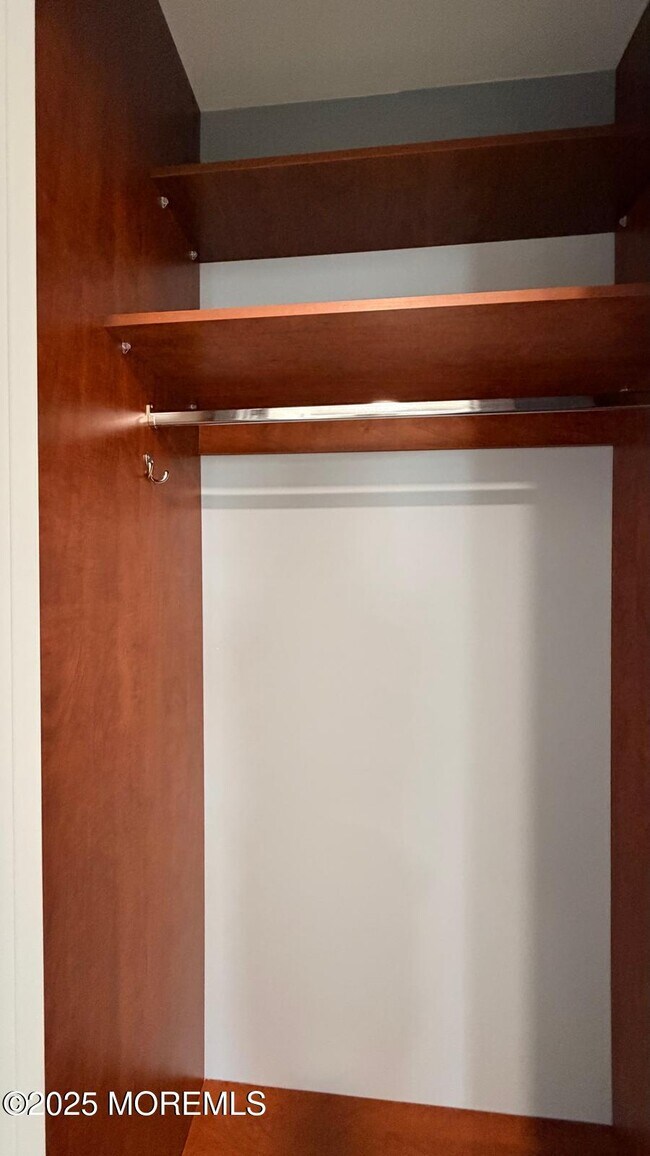 Building Photo - 420 Cross Rd