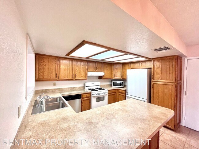 Building Photo - 3 br, 2 bath House - 1487 SUNBURST DR