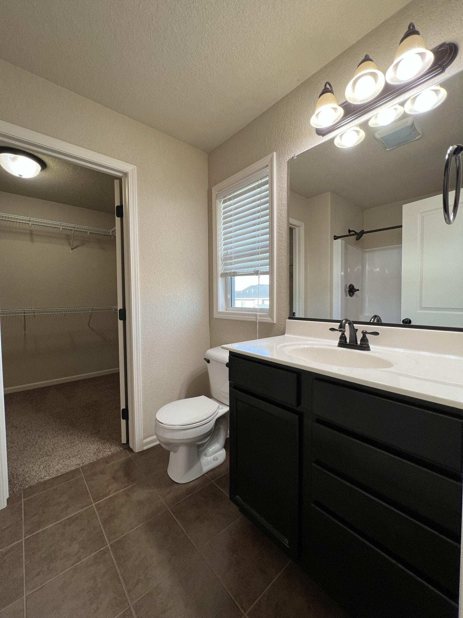 Building Photo - 9565 Red Sunset Ct