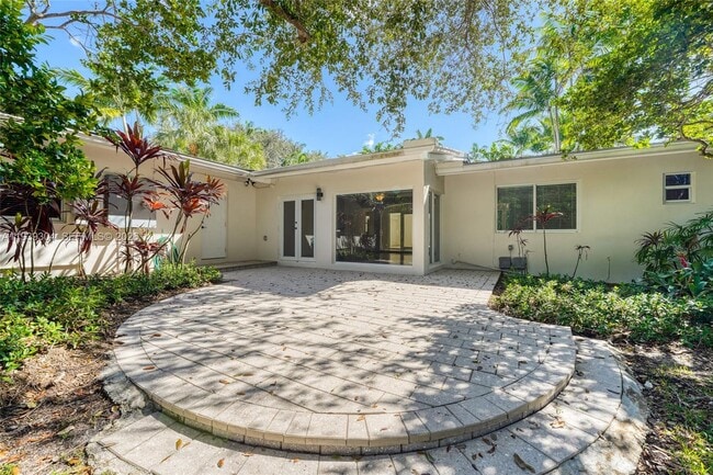 Building Photo - 10640 SW 61st Ave