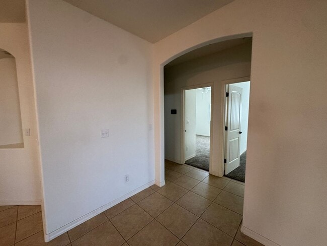 Building Photo - 3BR,2BS Custom home w/3 Car-Boat Deep Garage-Target shopping area