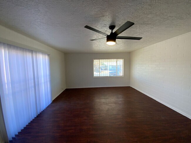 Building Photo - 5 Bedroom Single Story Home Available Near Snow Vista Blvd SW & Gibson Blvd!