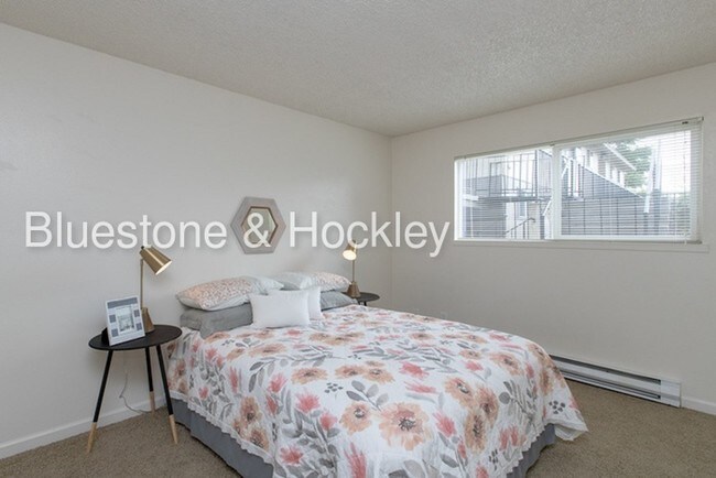 Building Photo - 6403 NE Glisan St