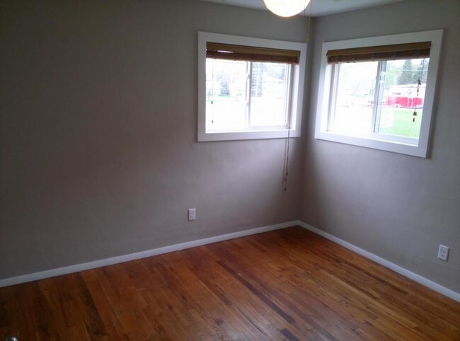 Building Photo - 4720 Burma Road # 5