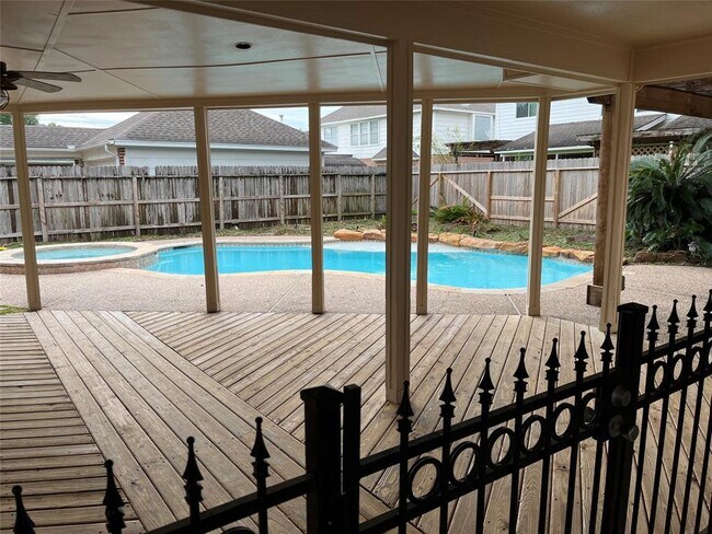 Building Photo - 6507 Stone Briar Dr