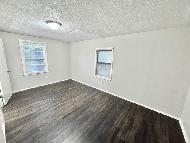 Building Photo - 655 Granada Rd