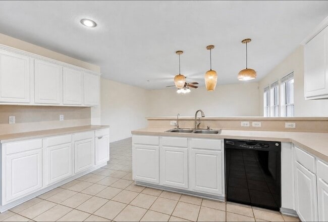 Building Photo - 11430 Moonlight Ridge Dr