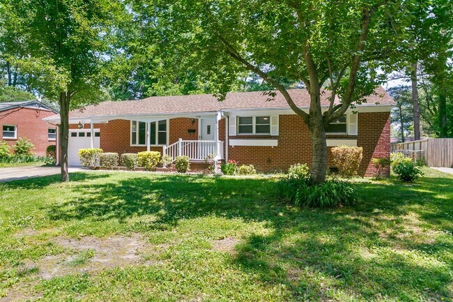 Building Photo - 208 Longhill Rd