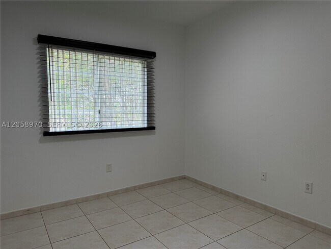 Building Photo - 7200 NW 114th Ave