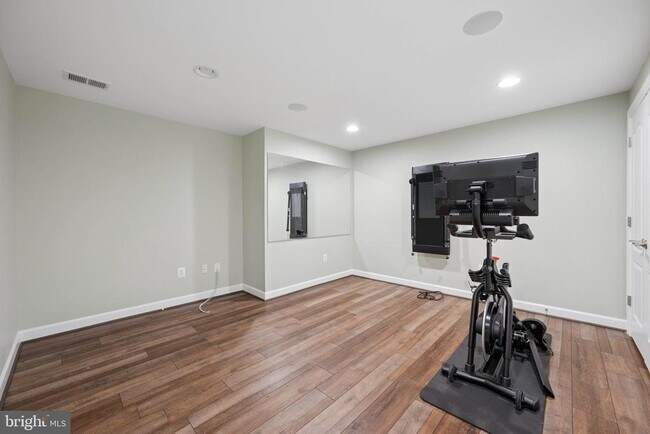 Building Photo - 110 Bedrock Dr