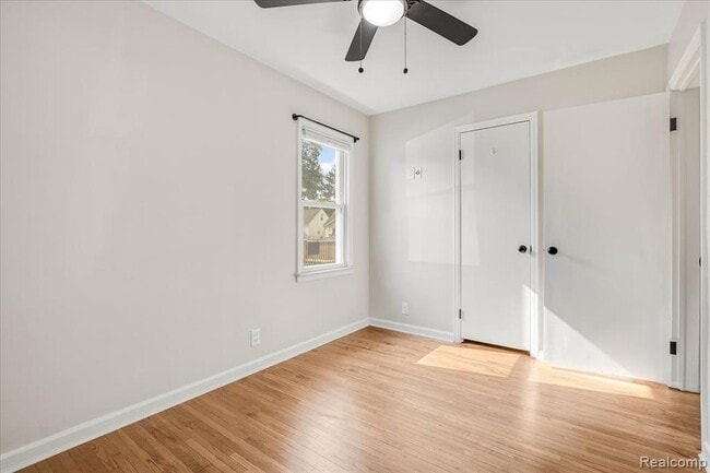 Building Photo - 908 Bauman Ave