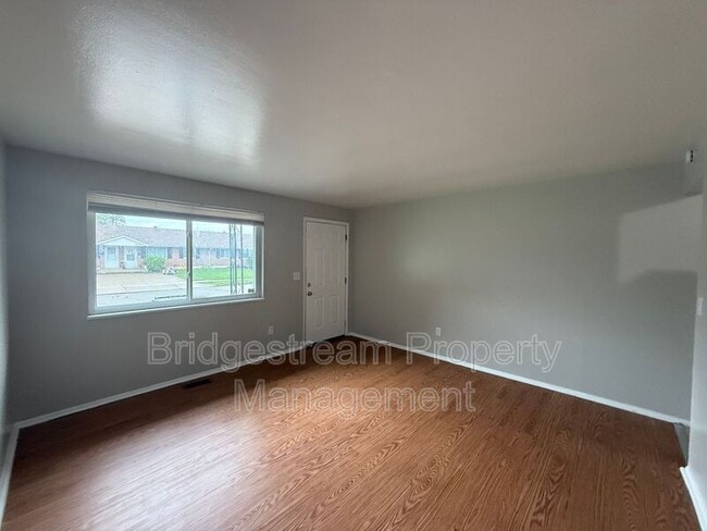 Building Photo - 4948 Leeper St