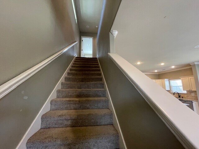 Building Photo - 537 N Keats Dr