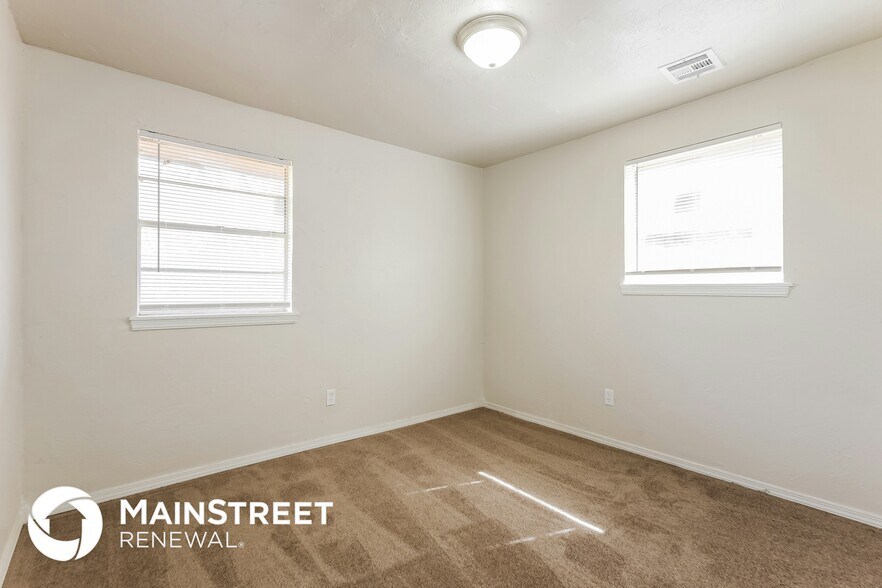 Building Photo - 5516 S Dimple Dr