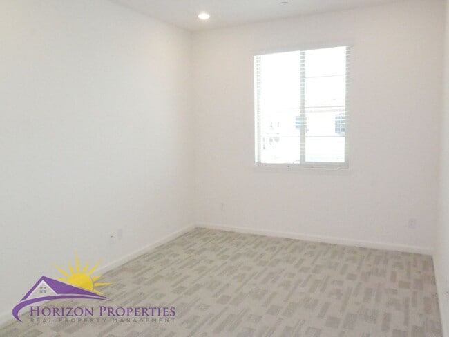 Building Photo - Modern Two-story 3 Bed 2.5 Bath 1,638 sqft Rancho Cordova Solar Home