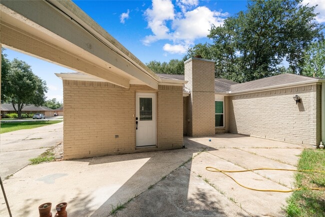 Building Photo - 11215 Birchwood