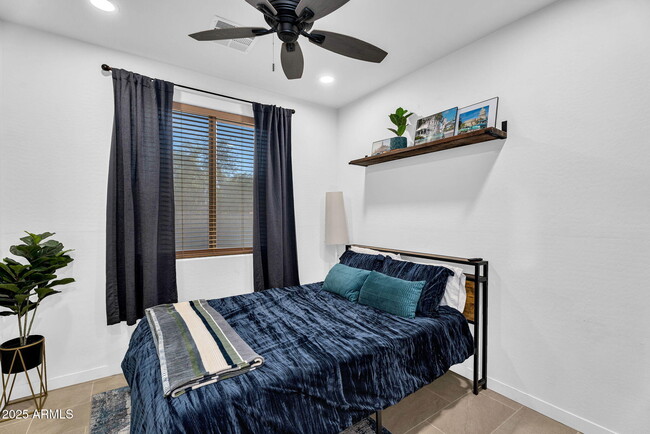 Building Photo - 3678 E Yeager Ct