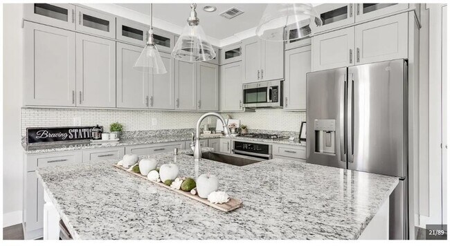 Building Photo - 6076 Cushing Cir