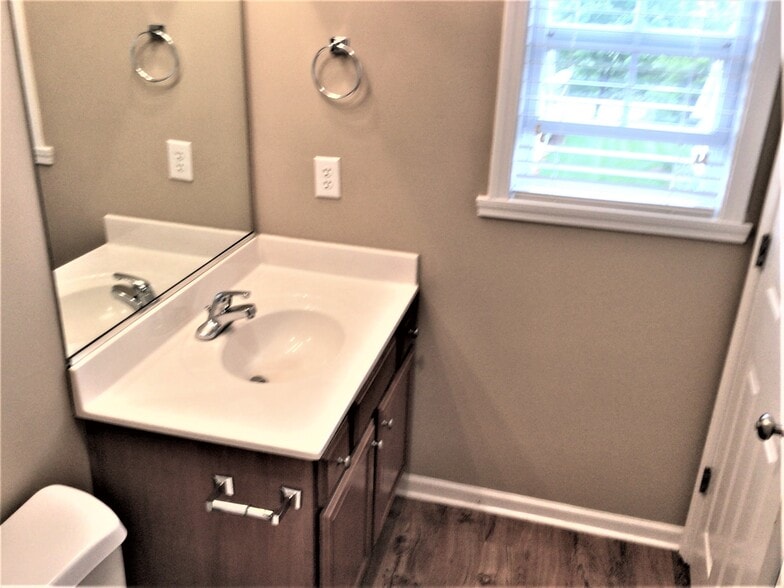 Building Photo - 3913 Bluestem Dr