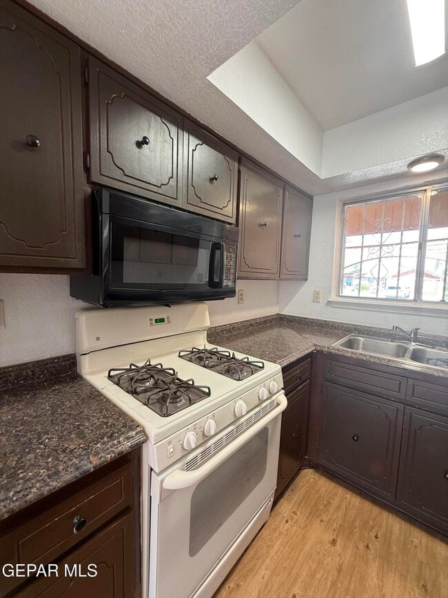 Building Photo - 1670 Jones Ln