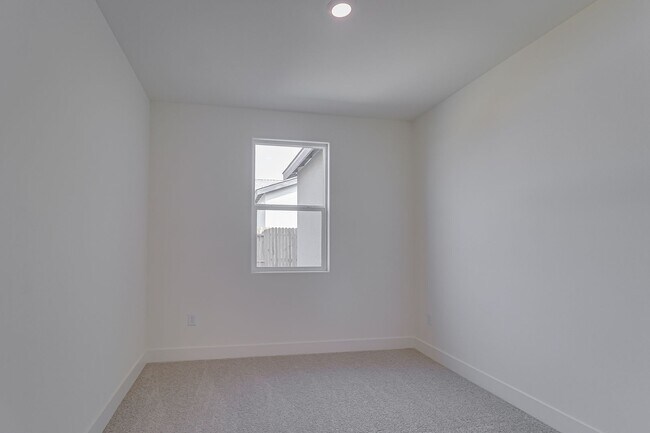 Building Photo - 8208 Dreamside Ave