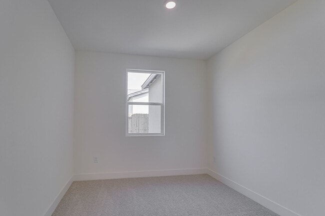 Building Photo - Villages of Gosford Home 4 bedroom 2 bath