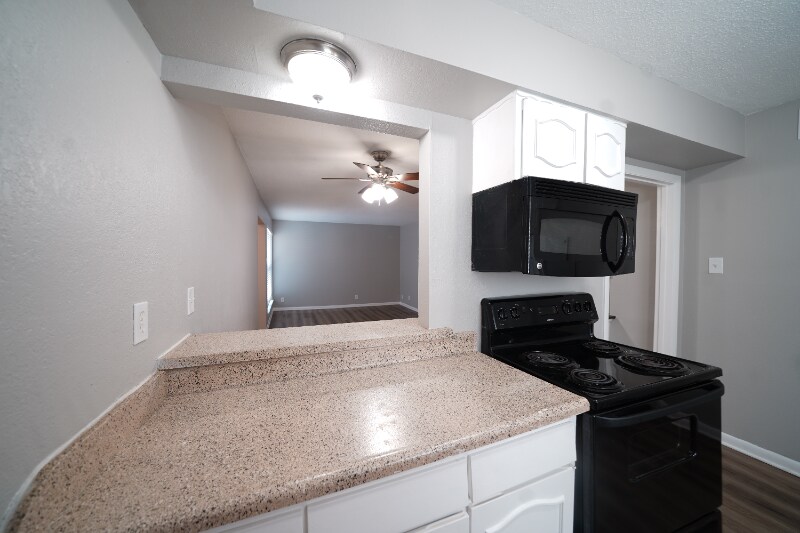 Building Photo - 5221 Bonita Ave