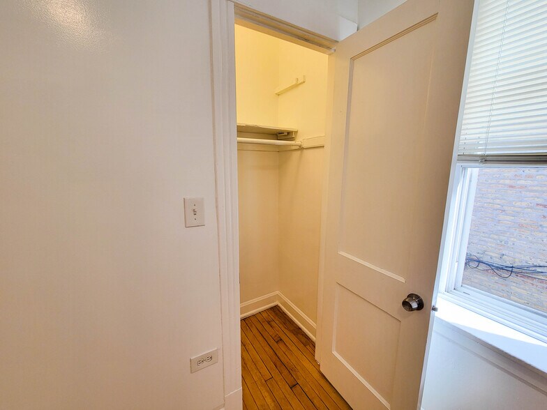 Building Photo - 4226 W Kamerling Ave