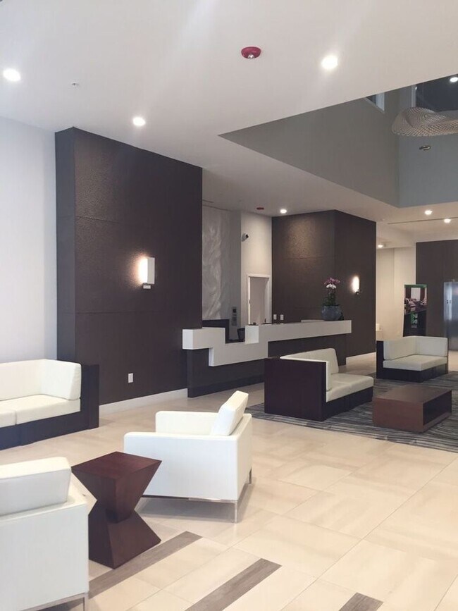 Building Photo - 1 Bed / 2 Bath UNIT 3-218