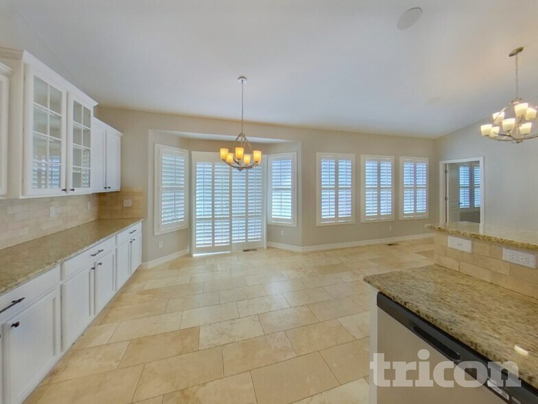 Building Photo - 6697 Cottonwood Tree Dr