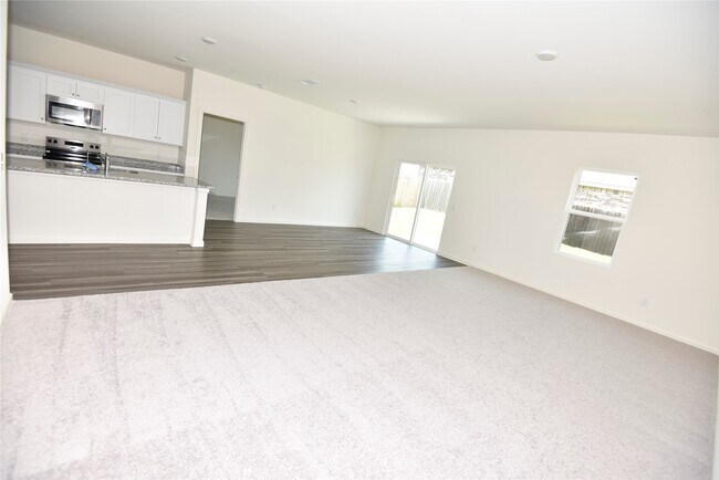 Building Photo - 21659 Cottage Ln