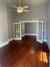 Building Photo - PRICE REDUCED! 1BD/1BA Shotgun with Laundry in Unit and Private Courtyard