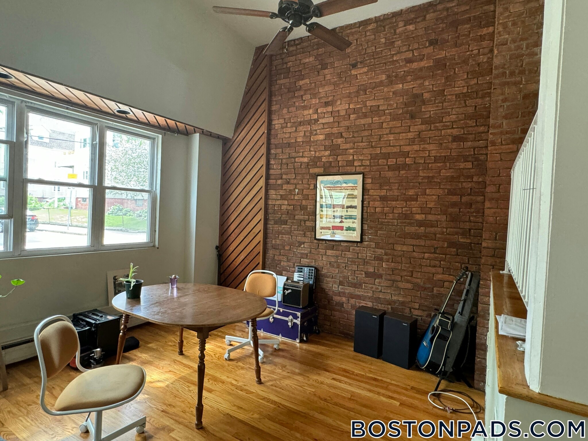 Building Photo - 108 Central St