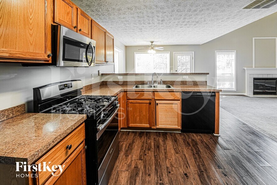 Building Photo - 265 Meadow Crest Way