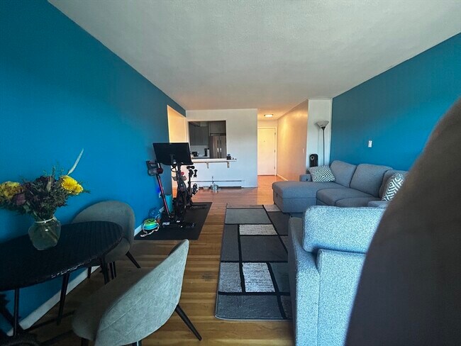 Building Photo - 400 Savin Hill Ave