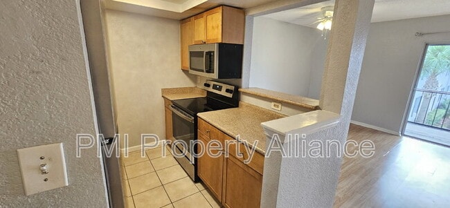 Building Photo - 302 Lewfield Cir