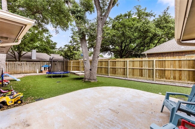 Building Photo - 112 April Wind Dr E